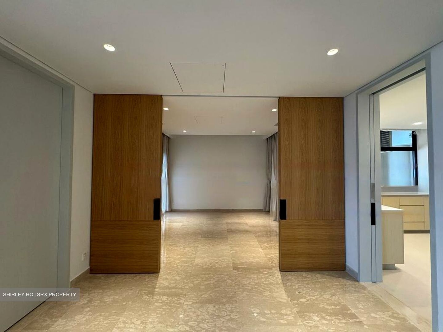 The Colonnade (D10), Condominium #465362201